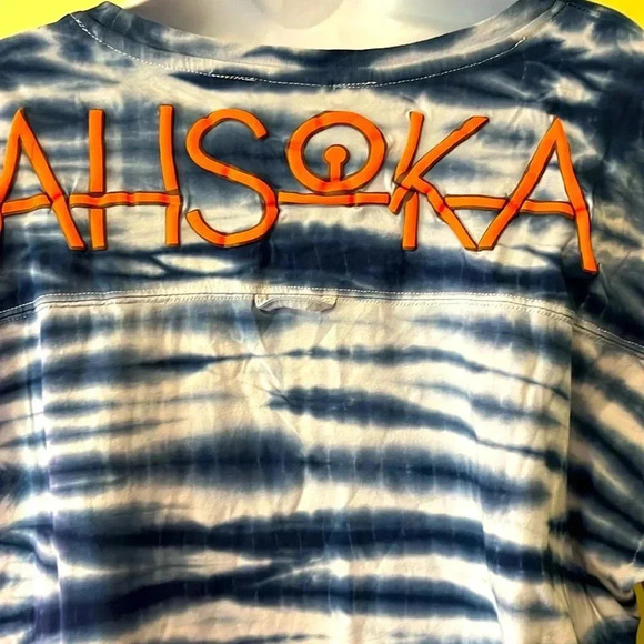 Star Wars Ahsoka tied dyed blue women’s shirt  Hot Topic. NWT - Picture 3 of 6